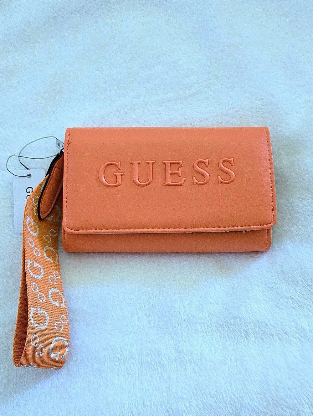 Guess❓️ "Finnian" Wristlet - NWT - Picture 7 of 16